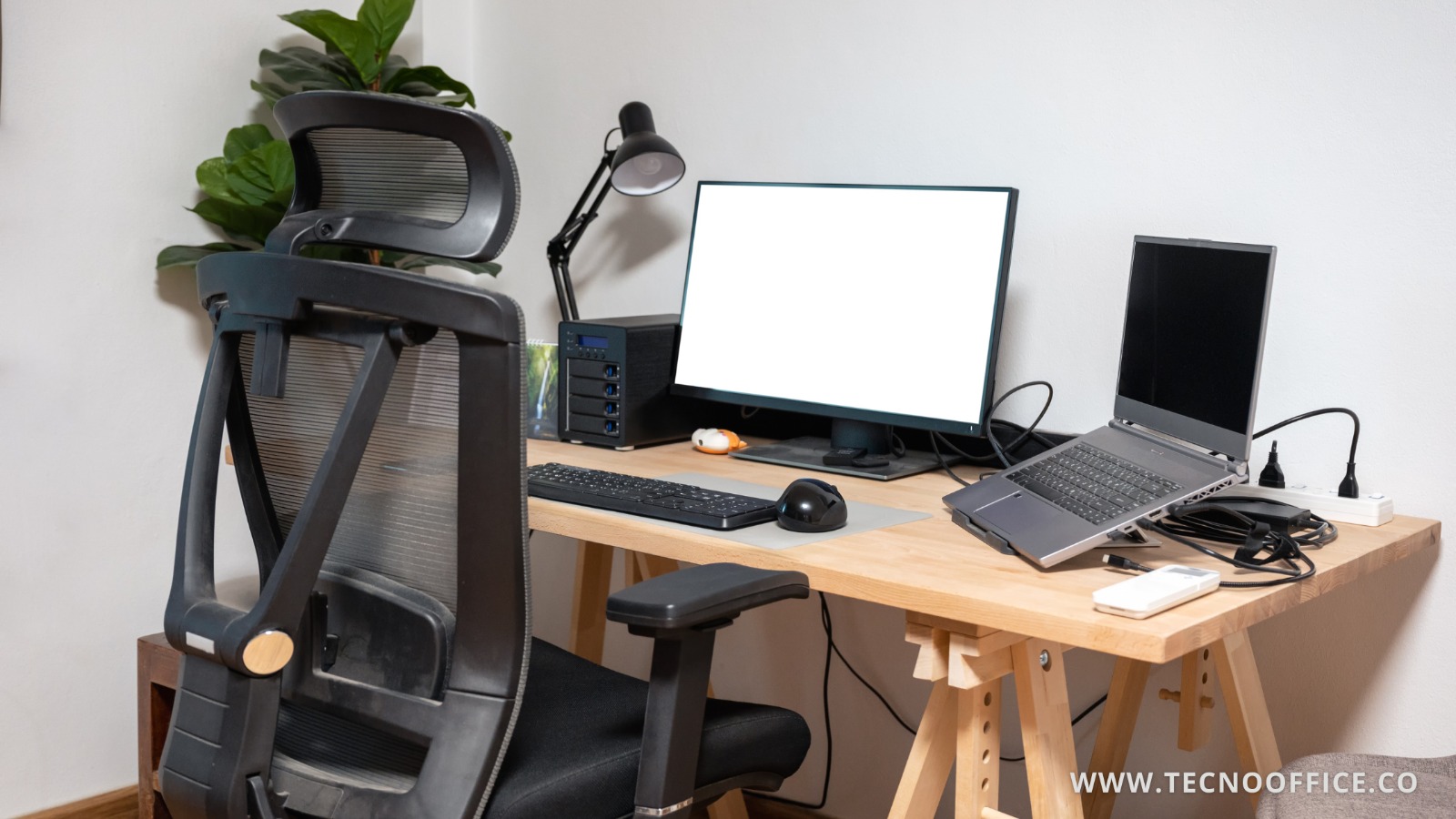 Cómo una silla ergonómica puede prevenir dolores y lesiones en el trabajo